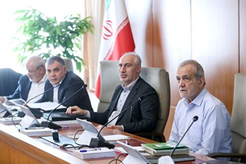 قدردانی پزشکیان از پیشرفت طرح‌های جمع‌آوری گاز‌های همراه و مشعل