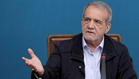 پزشکیان: ادارات بدون پنل خورشیدی در تابستان برق ندارند