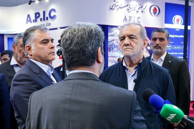 بازدید از بیست و نهمین نمایشگاه بین‌المللی نفت