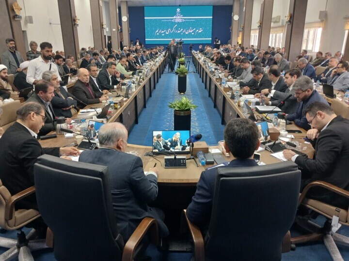 وزیر ارتباطات: خاموشی سایت‌های ارتباطی با باتری قابل پیشگیری نیست