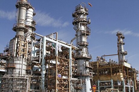 صنعت پتروشیمی ایران سر دوراهی؛ تکرار عقب‌ماندگی یا تحول با جذب سرمایه‌