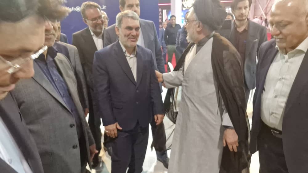 تفاهم‌نامه احداث ۵۰۰ مگاوات نیروگاه خورشیدی میان استانداری خراسان رضوی، موسسه اعتباری ملل و شرکت‌های برق خراسان امضا شد