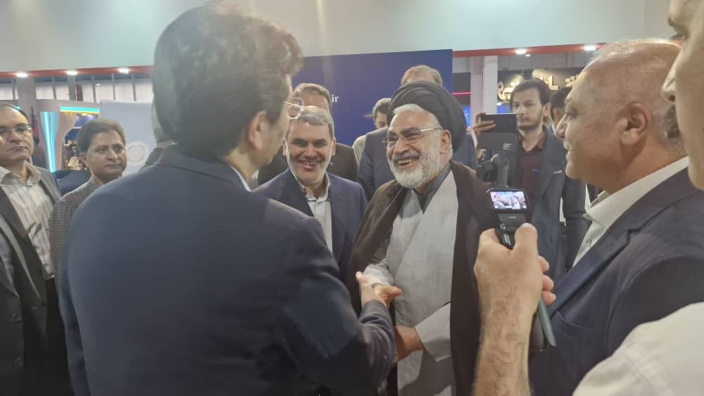 تفاهم‌نامه احداث ۵۰۰ مگاوات نیروگاه خورشیدی میان استانداری خراسان رضوی، موسسه اعتباری ملل و شرکت‌های برق خراسان امضا شد