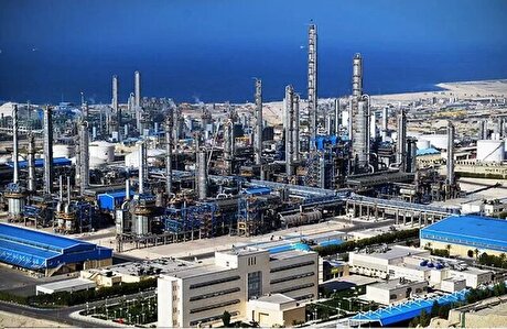 استاندار: ۸۸ درصد صادرات پتروشیمی کشور از استان بوشهر انجام می‌شود